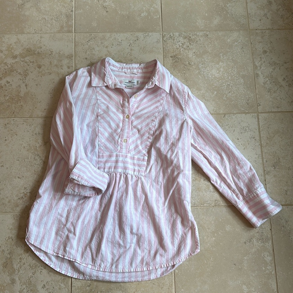 Preppy, Casual Vineyard Vine top